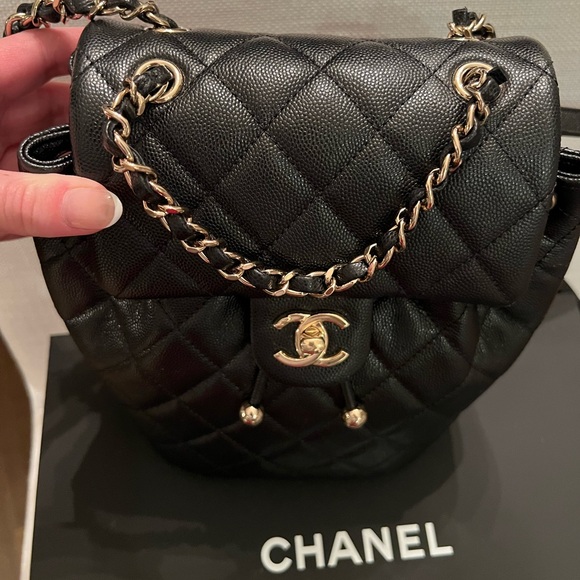 Authentic Chanel caviar backpack - Picture 2 of 7